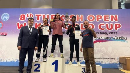 Kız çocuğu kick boks yapamaz diyenlere aldırmadı Dünya şampiyonu oldu